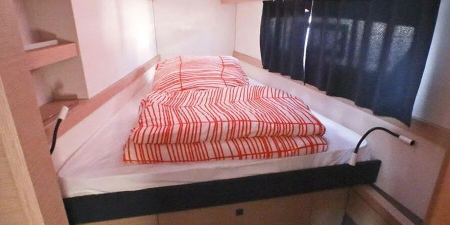 Fountaine Pajot Lucia 40