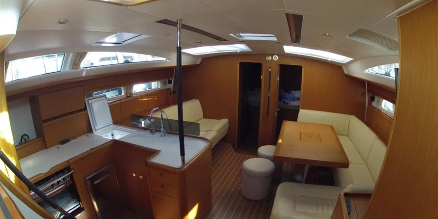 Jeanneau 53