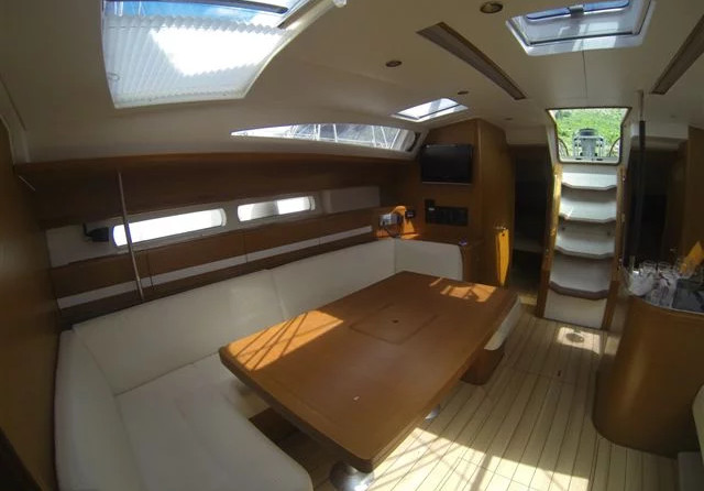 Jeanneau 53