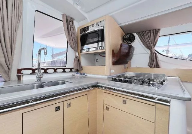 Lipari 41 - 4 + 2 cab.