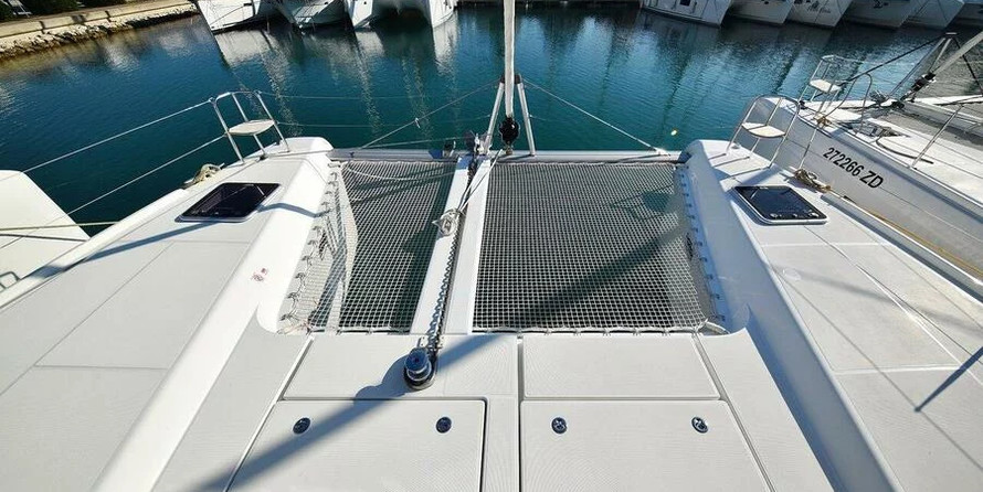 Lagoon 42 - 4 + 2 cab.