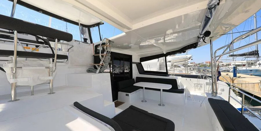 Lagoon 42 - 4 + 2 cab.