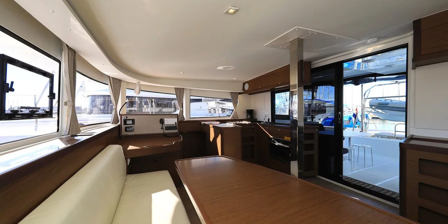 Lagoon 42 - 4 + 2 cab.