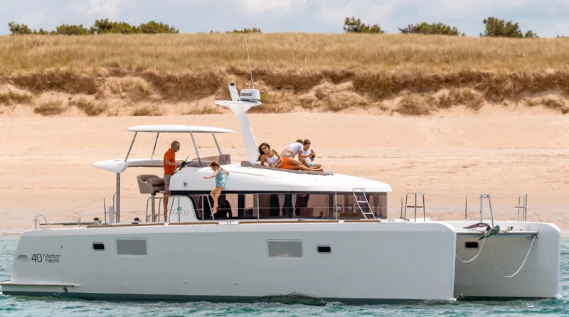 Lagoon 40 (4 cabins)