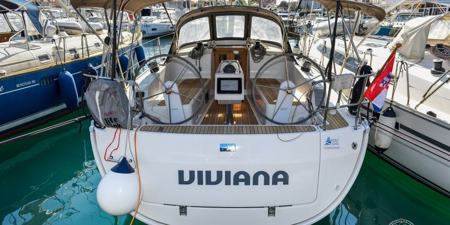 Bavaria 37