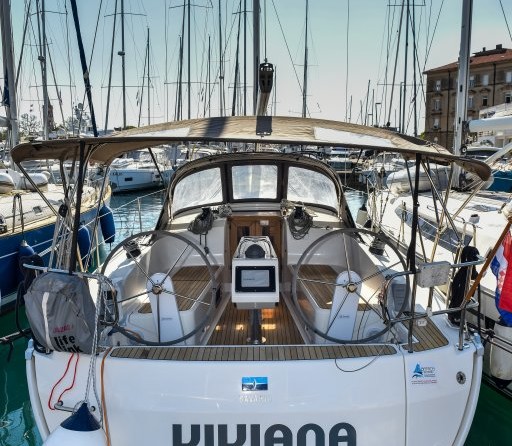 Bavaria 37