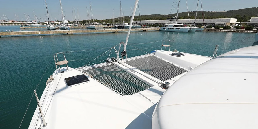 Lagoon 42 - 4 + 2 cab.