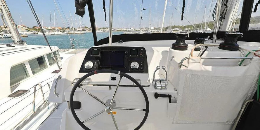 Lagoon 42 - 4 + 2 cab.