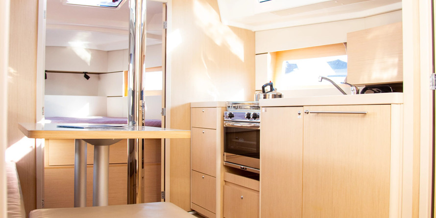 Beneteau Oceanis 38.1