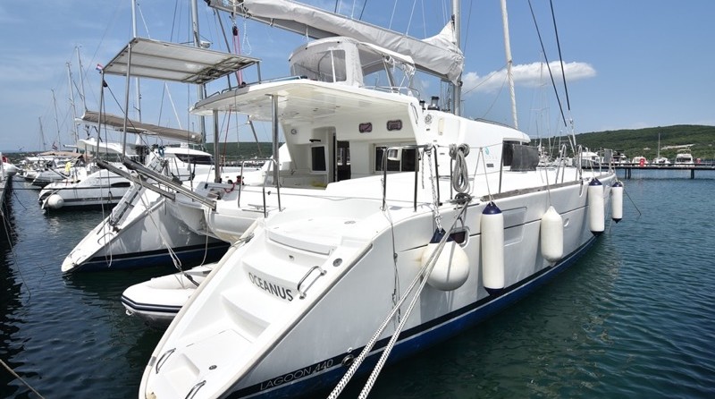 Lagoon 440 (4+2 cab)