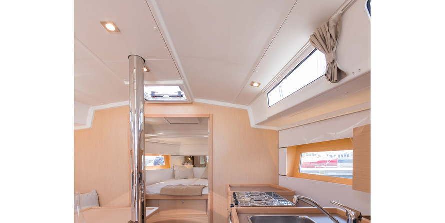Beneteau Oceanis 38.1