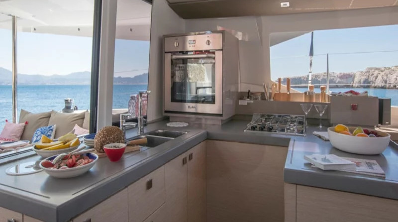 Fountaine Pajot Astréa 42