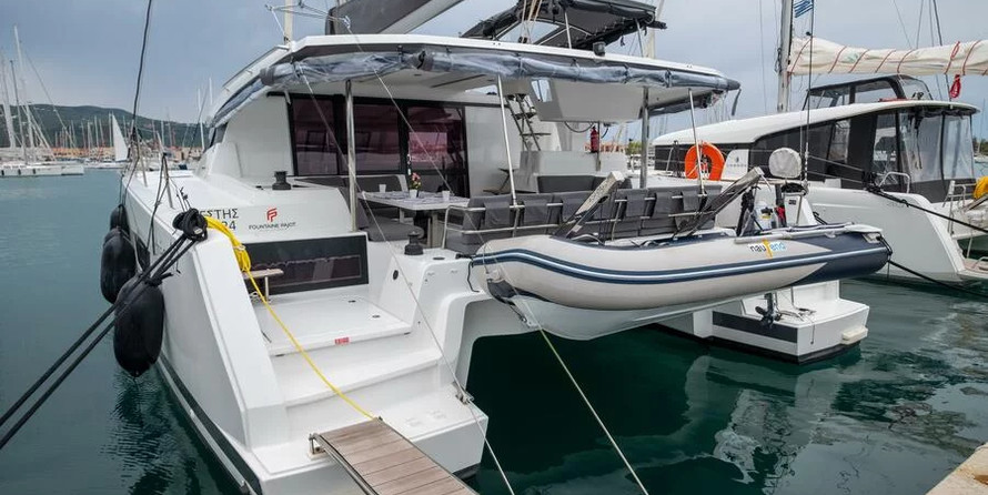 Fountaine Pajot Astréa 42