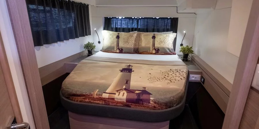 Fountaine Pajot Astréa 42