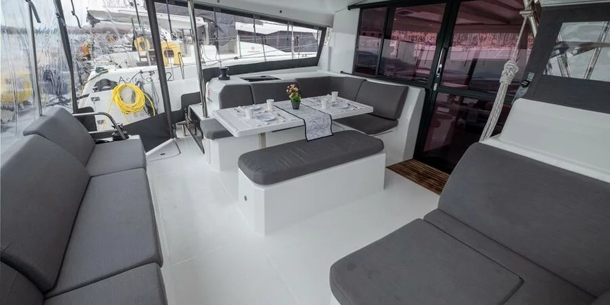 Fountaine Pajot Astréa 42