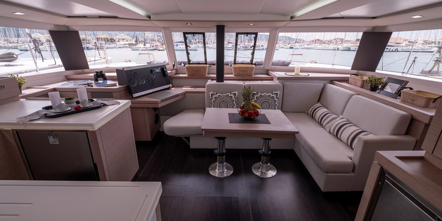 Fountaine Pajot Astréa 42