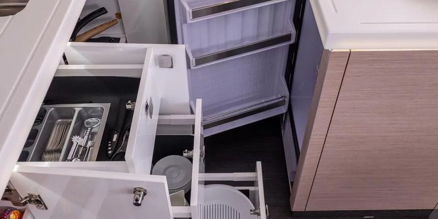 Fountaine Pajot Astréa 42