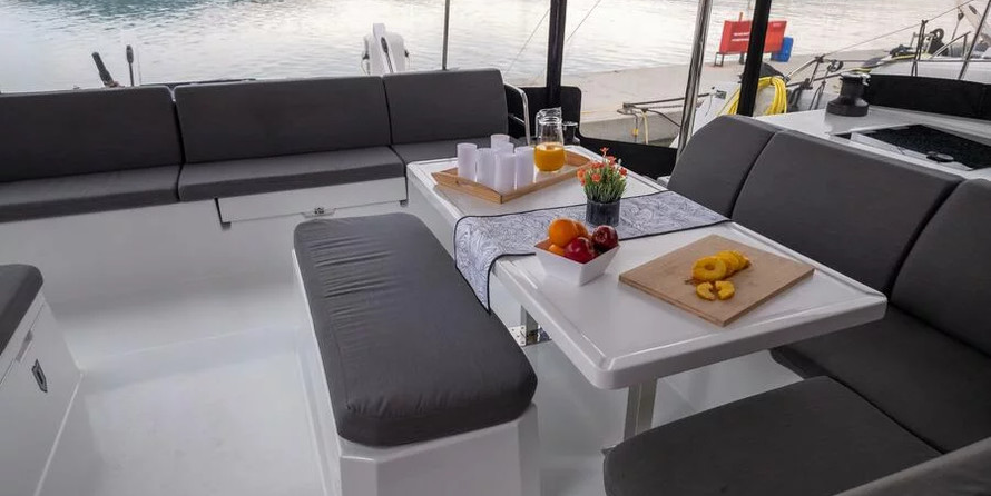 Fountaine Pajot Astréa 42