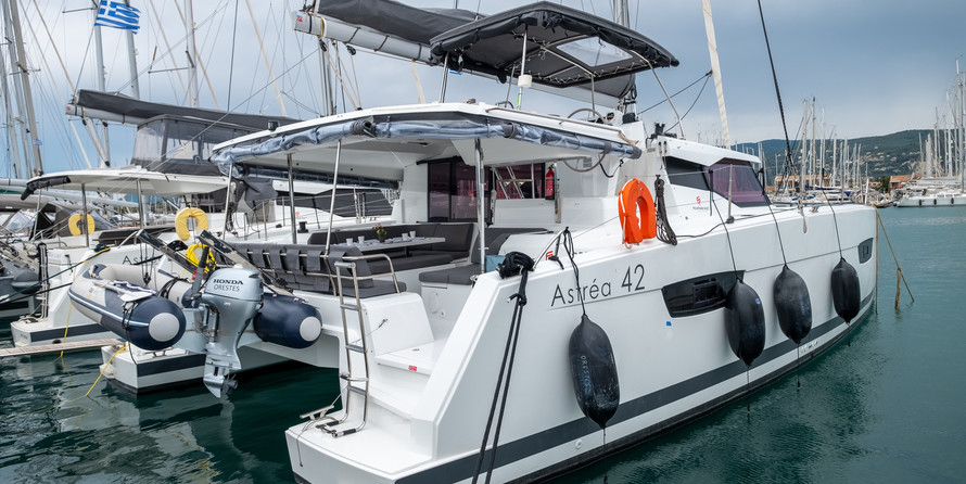 Fountaine Pajot Astréa 42