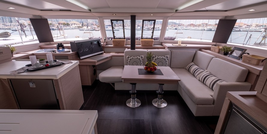 Fountaine Pajot Astréa 42