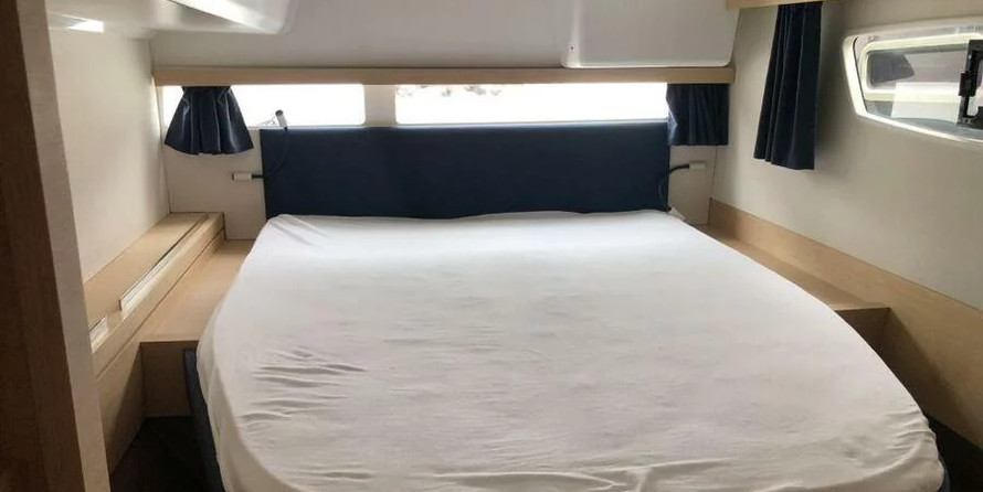 Fountaine Pajot Lucia 40