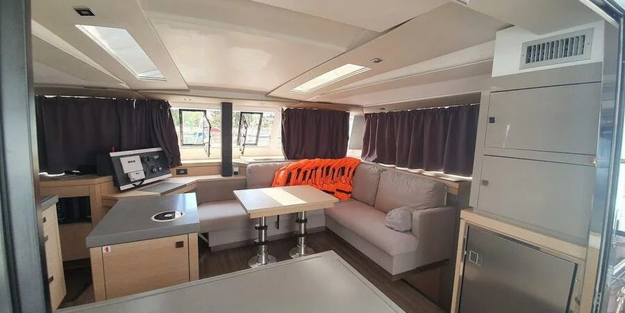 Fountaine Pajot Saona 47