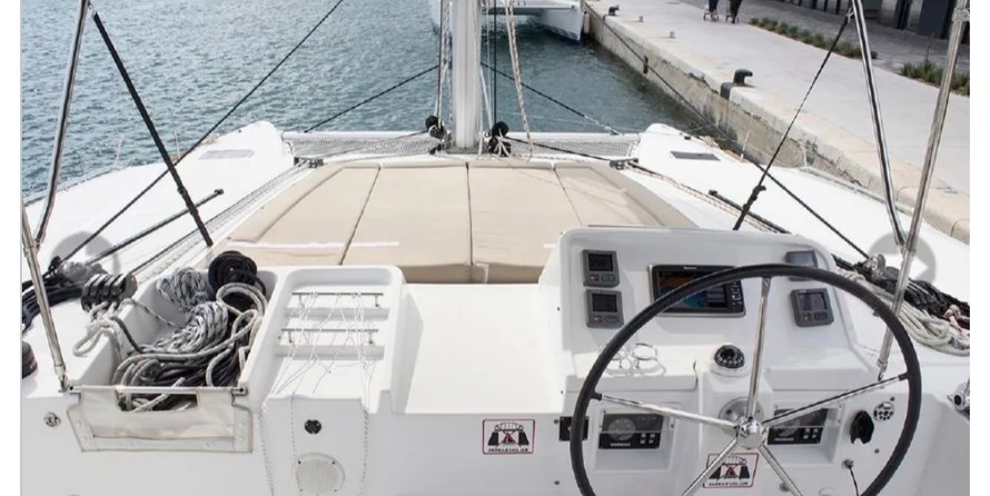 Lagoon 450 F