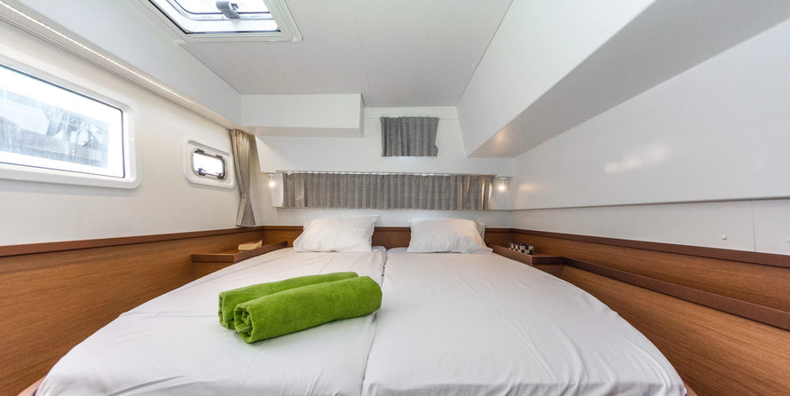 Lagoon 42 AC &amp; GEN