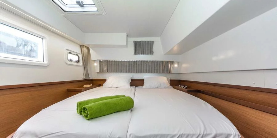 Lagoon 42 AC &amp; GEN