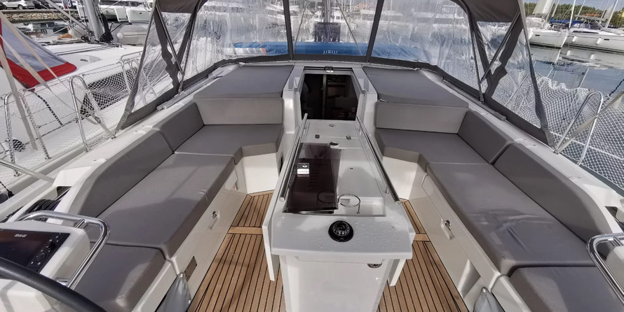 Oceanis 46.1 - owner's version