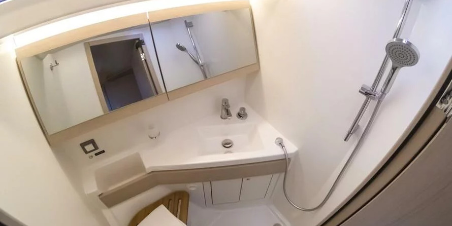 Oceanis 46.1 - owner's version