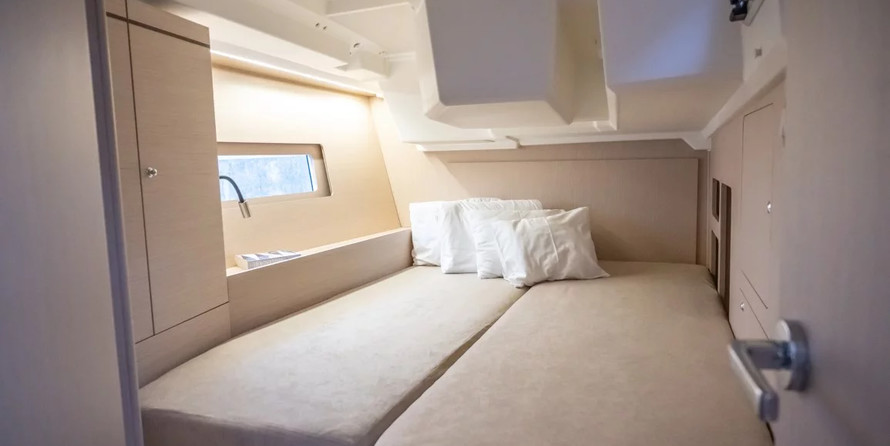 Oceanis 46.1 - owner's version