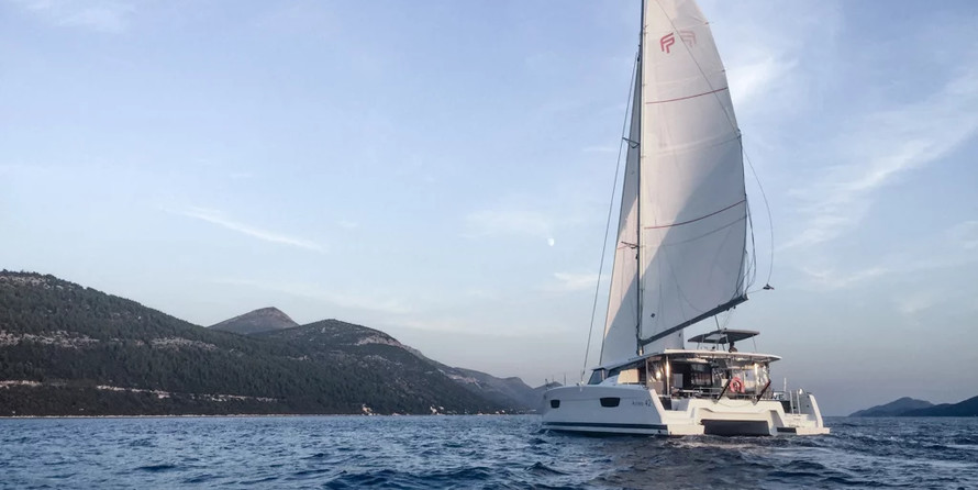 Fountaine Pajot Astréa 42