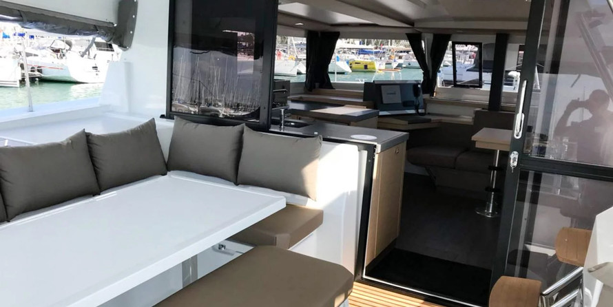 Fountaine Pajot Astréa 42