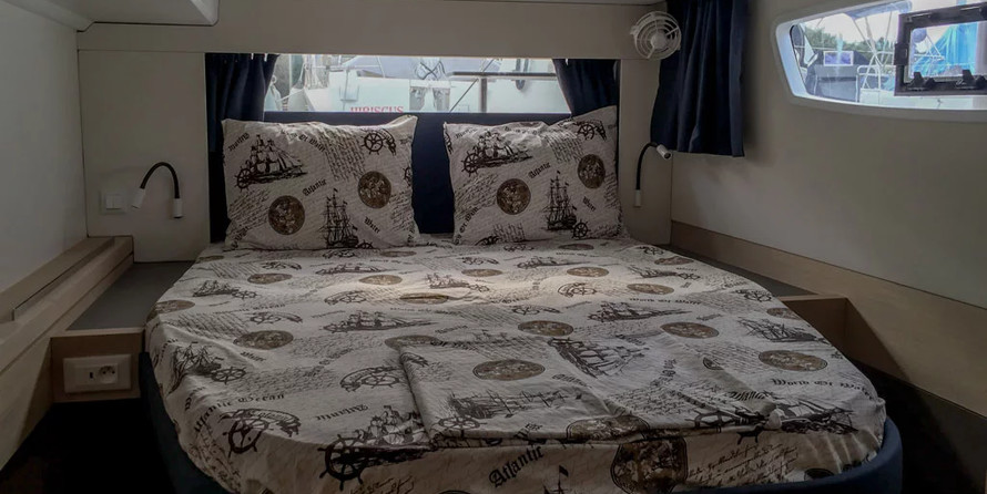 Fountaine Pajot Astréa 42