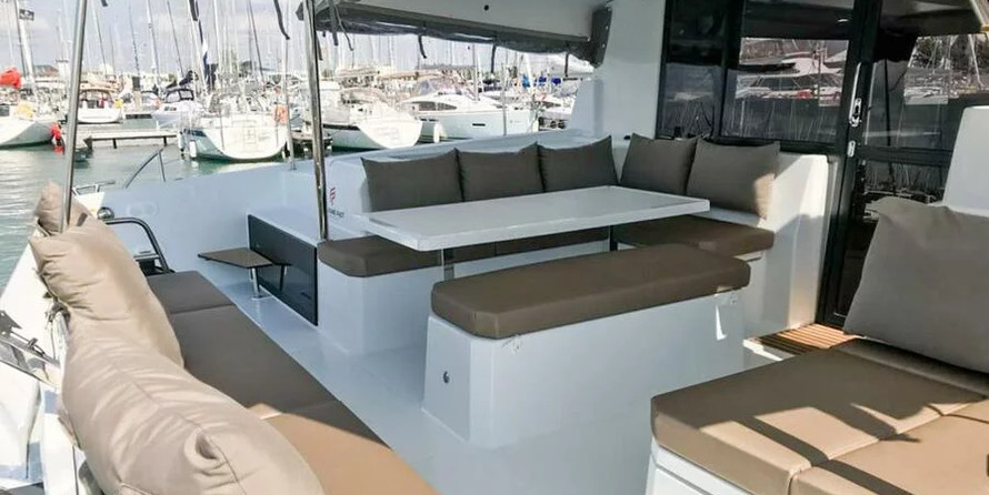 Fountaine Pajot Astréa 42