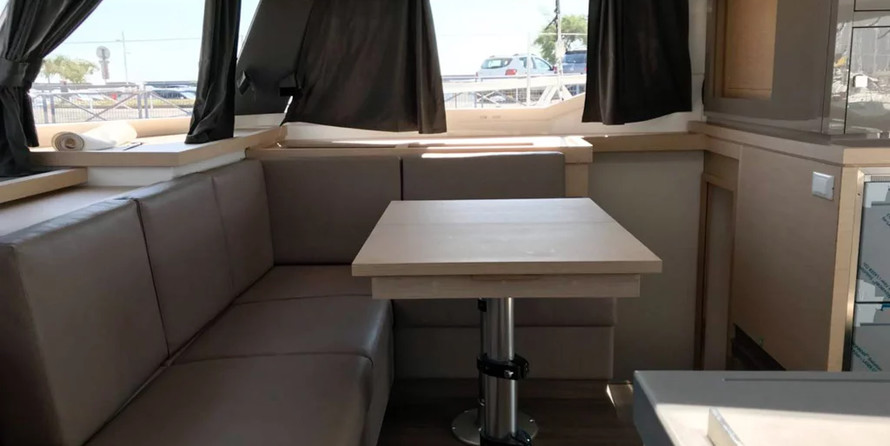 Fountaine Pajot Astréa 42
