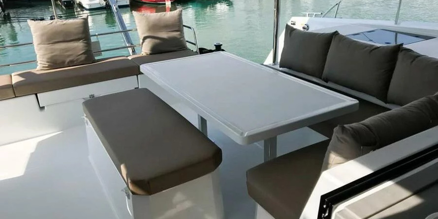 Fountaine Pajot Astréa 42