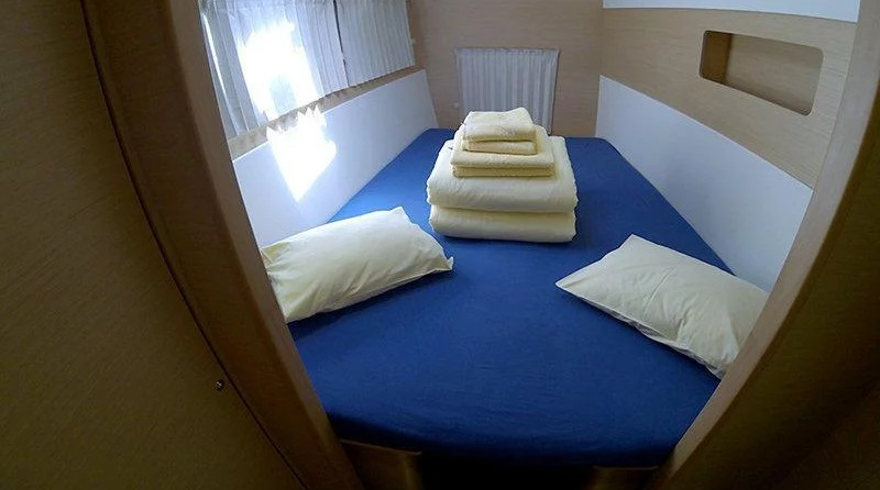 Lagoon 400 - 4 + 2 cab.