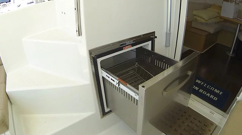 Lagoon 400 - 4 + 2 cab.