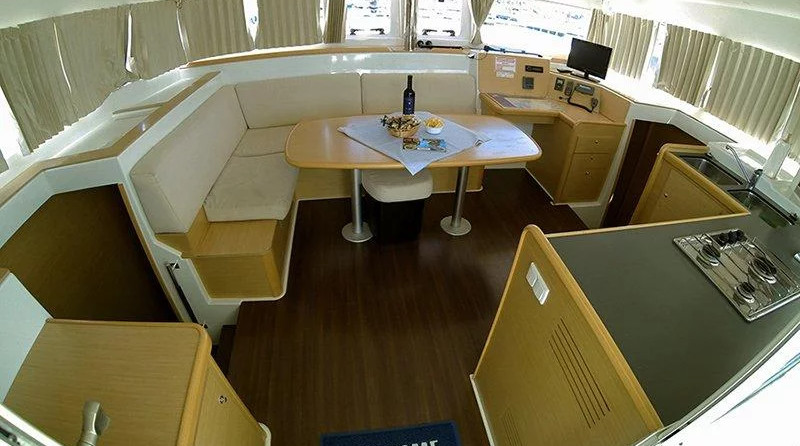 Lagoon 400 - 4 + 2 cab.