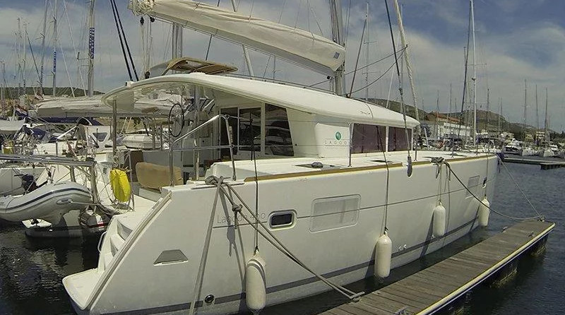 Lagoon 400 - 4 + 2 cab.