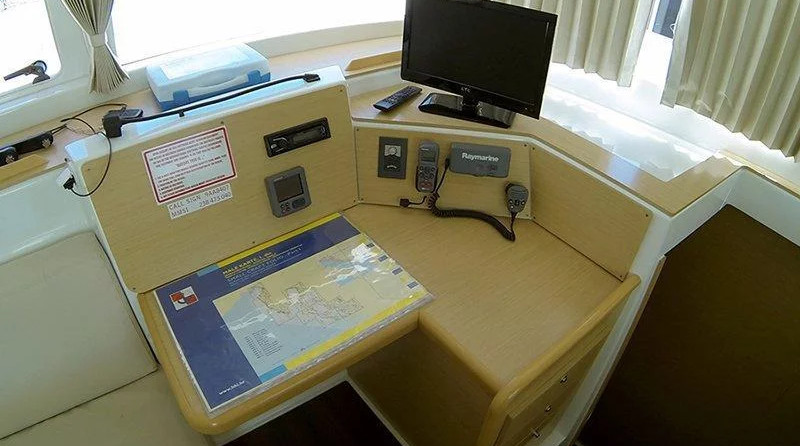 Lagoon 400 - 4 + 2 cab.