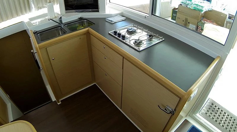 Lagoon 400 - 4 + 2 cab.