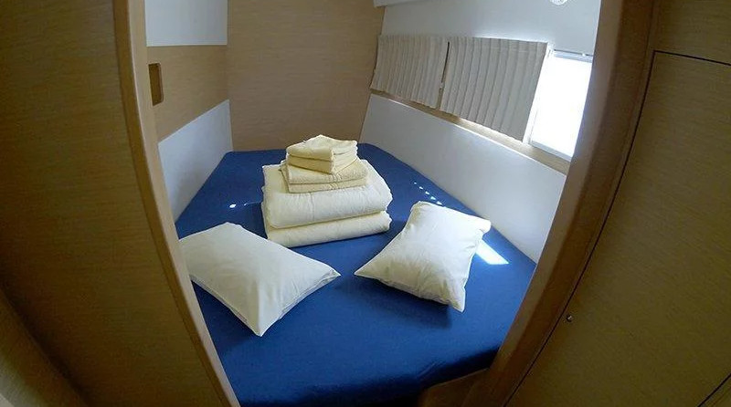 Lagoon 400 - 4 + 2 cab.