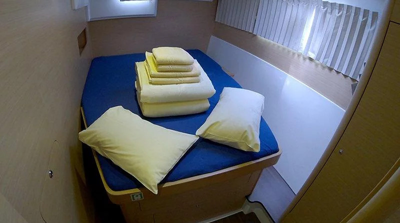 Lagoon 400 - 4 + 2 cab.