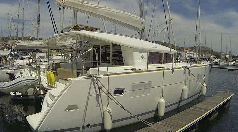 Lagoon 400 - 4 + 2 cab.