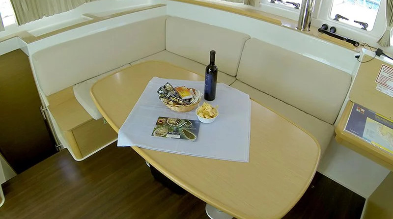 Lagoon 400 - 4 + 2 cab.