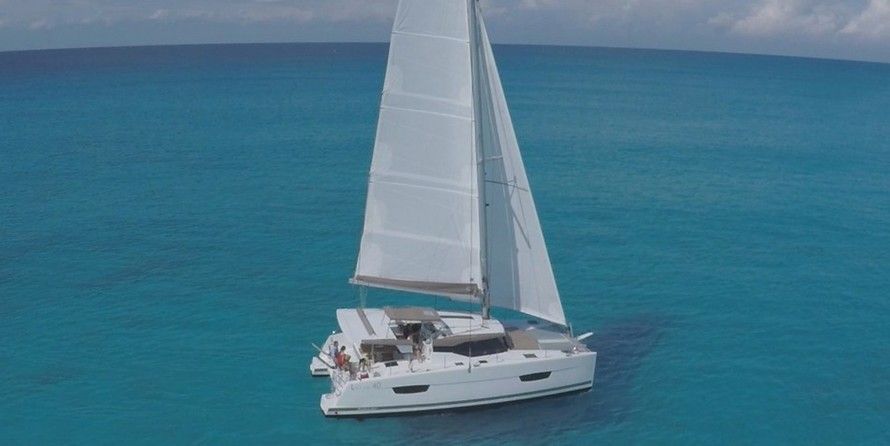 Fountaine Pajot Lucia 40
