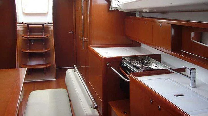 Oceanis 43